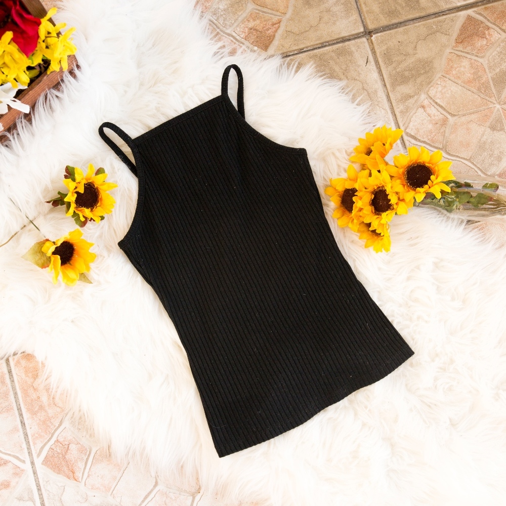 🔥 Ribbed Halter-Neck Tank Top 🔥